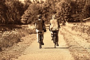 amigas bicicleta vida tranquila