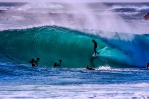 Vá surfar após a sua mudar para a Austrália
